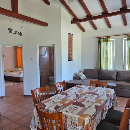 Apartamento четири сезона *